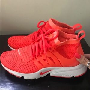 Nike Prestos Women Size 7